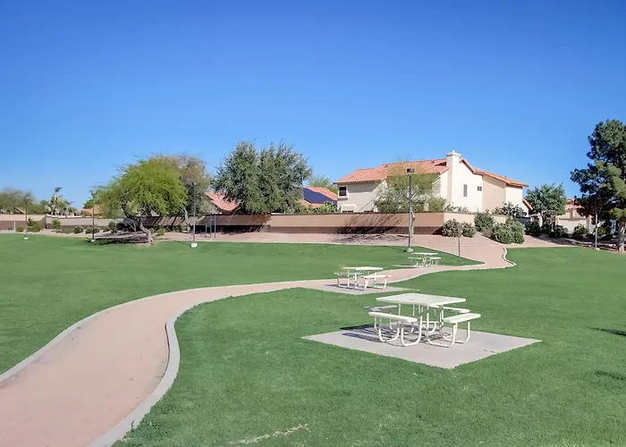 Kiva Cove Pool & Sun Loungers On The Patio * Mesa