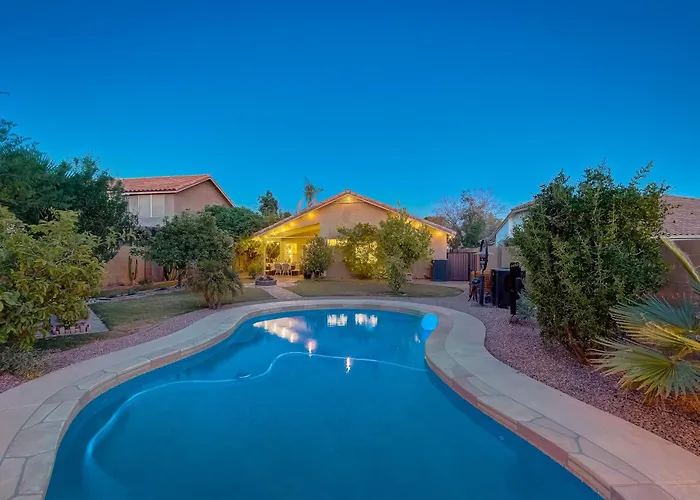 Kiva Cove Pool & Sun Loungers On The Patio * Mesa